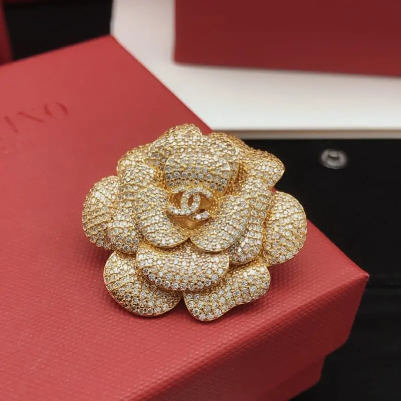 chanel brooches pour femme s_12153bb1